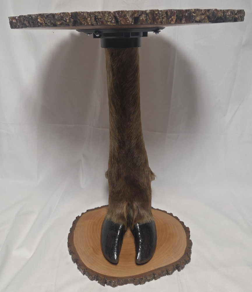 Round Wood Pedestal End Table with Carved Leg