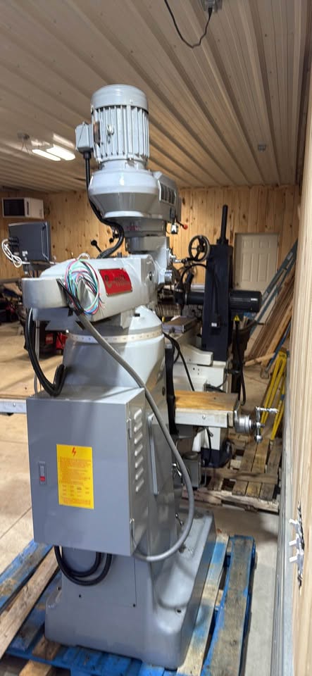 Acer E-Mill 3VKII Vertical Knee/Turret Milling Machine (Bridgeport-type)