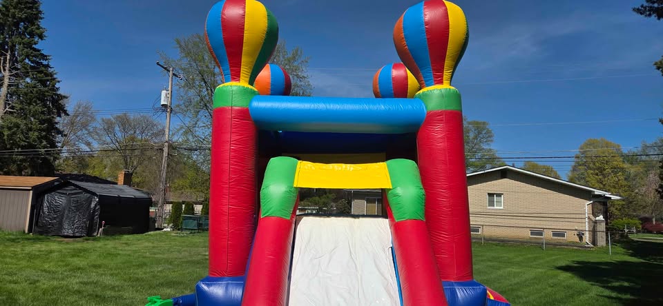 Hot-Air-Balloon Bounce House w/ Slide (rainbow balloon towers)