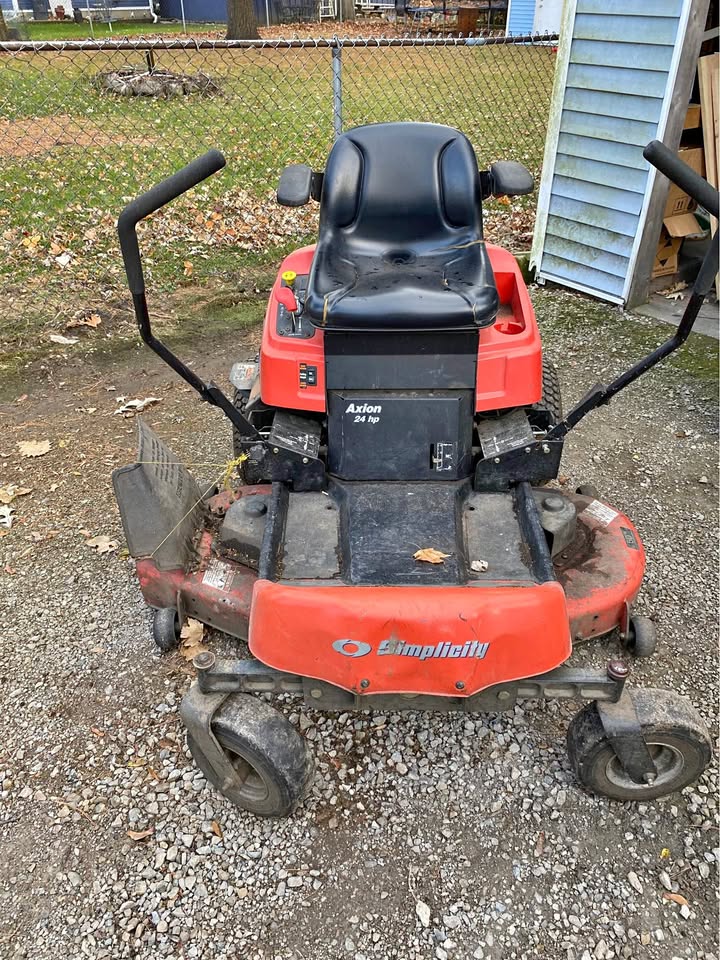 Simplicity Axion Zero-Turn Riding Mower (red, 24hp)