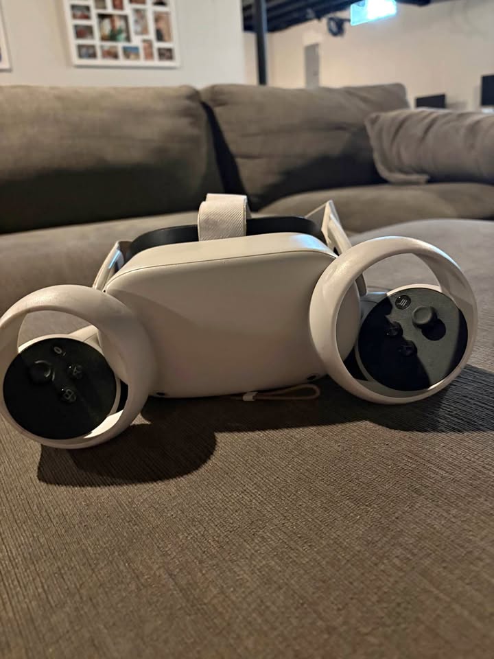 Meta Quest 2 VR Headset (White) w/ Both Touch Controllers