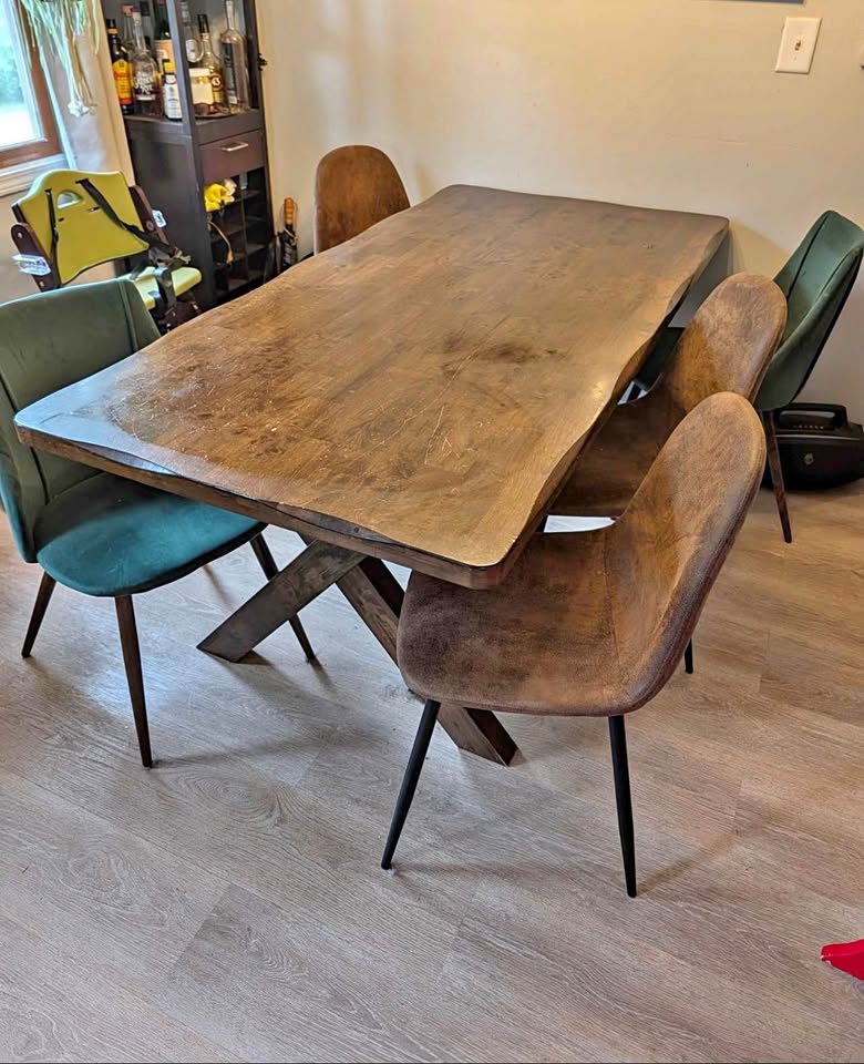 Live-Edge Wood Dining Table w/ 4 Upholstered Chairs (2 green velvet, 2 brown)
